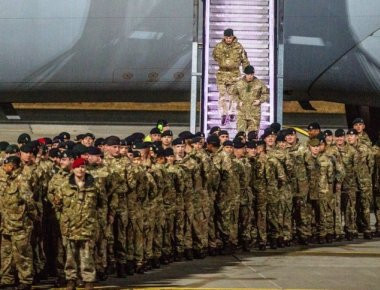 Έφτασαν τα πρώτα βρετανικά στρατεύματα στην Εσθονία - Θα ενισχυθούν από άρματα μάχης και Α/Κ πυροβόλα